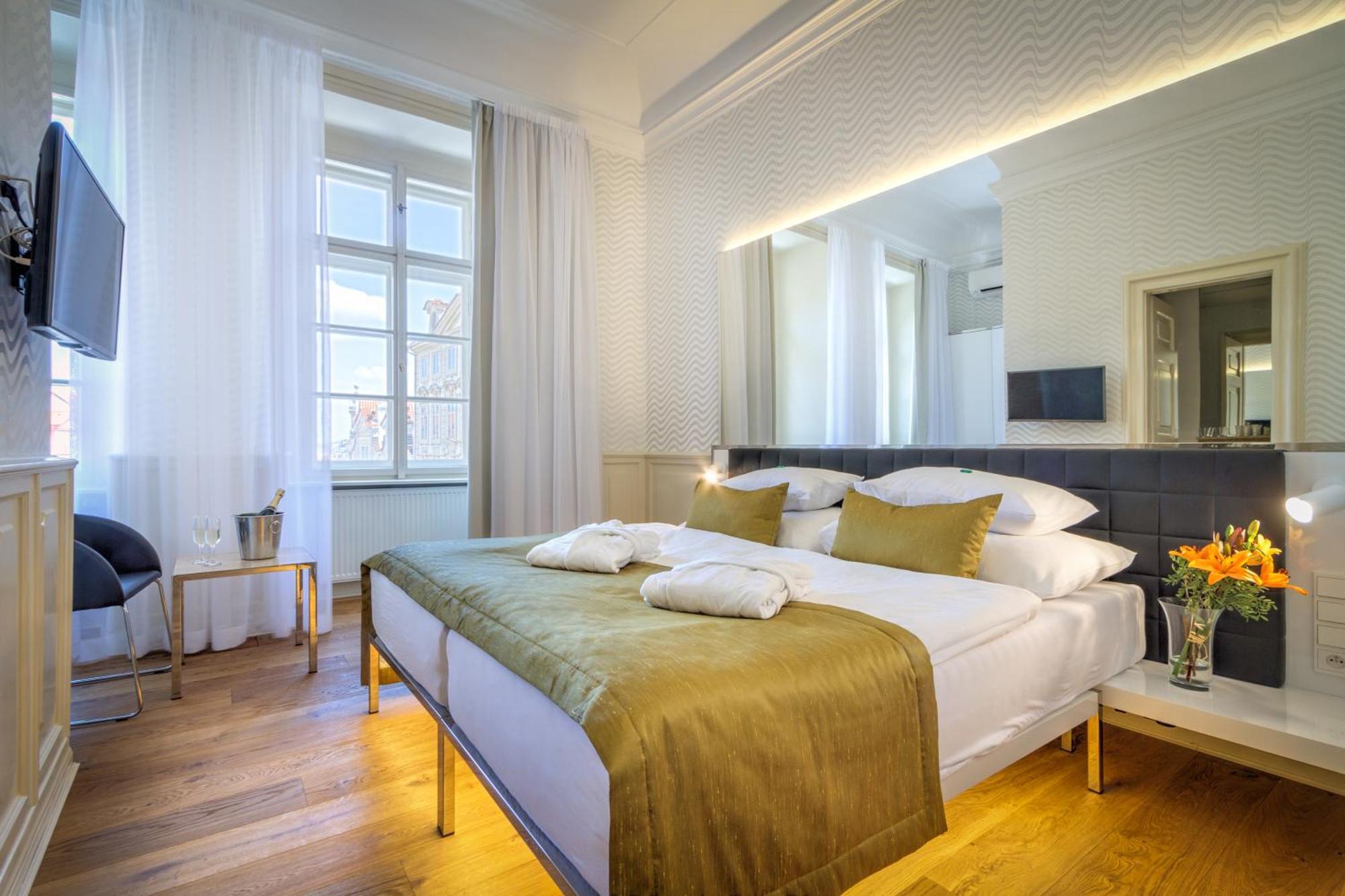 Deluxe Triple Room,1209776014:JPEG